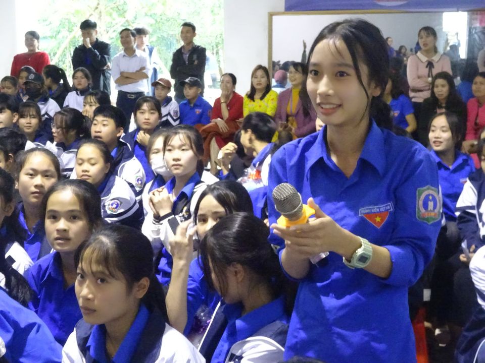 Văn nghệ chào mừng