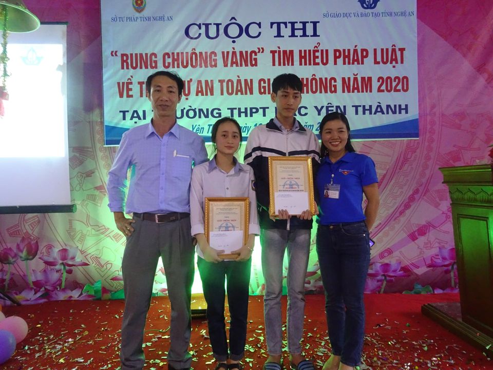 Hiệu trưởng nhà trường